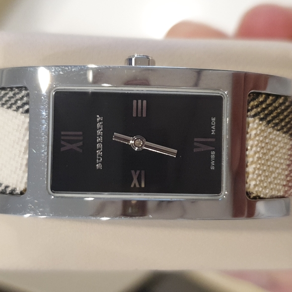 Burberry watch - Picture 9 of 9